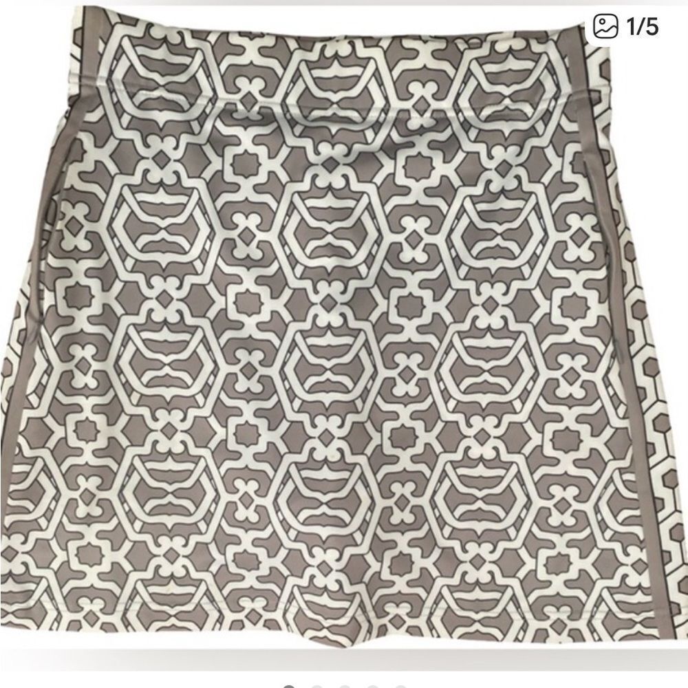 NWT Gretchen Scott Women’s Size M Neutral Gray Geometric Active Athletic Skort